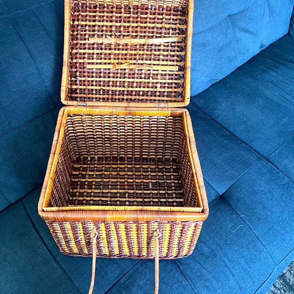 Picnic basket - Picture 1 of 2
